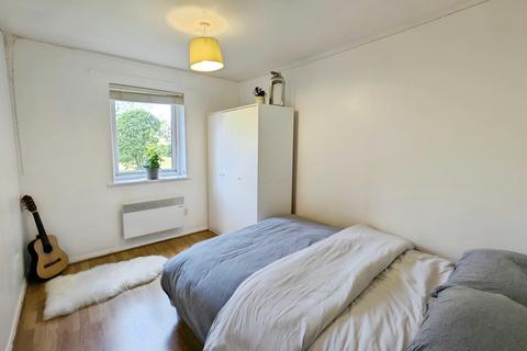 undefined, Marina Gardens, Fishponds, Bristol