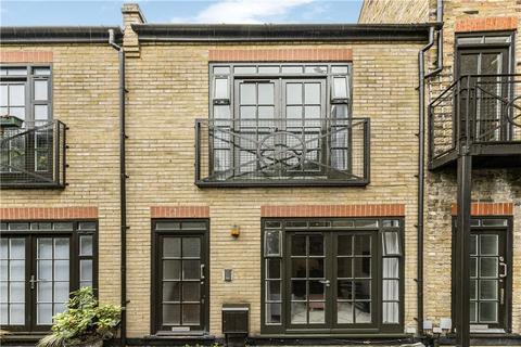 4 Pendulum Mews, London, E8 2LU