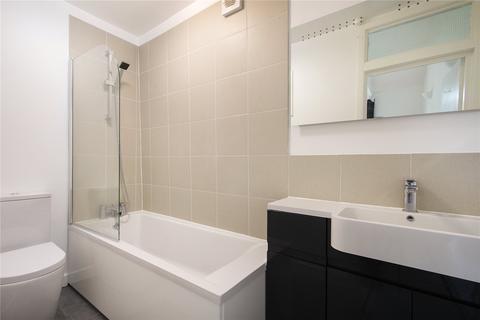 4 Pendulum Mews, London, E8 2LU