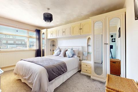 3 bedroom end of terrace house for sale, Nickleby Road, Chalk, DA12