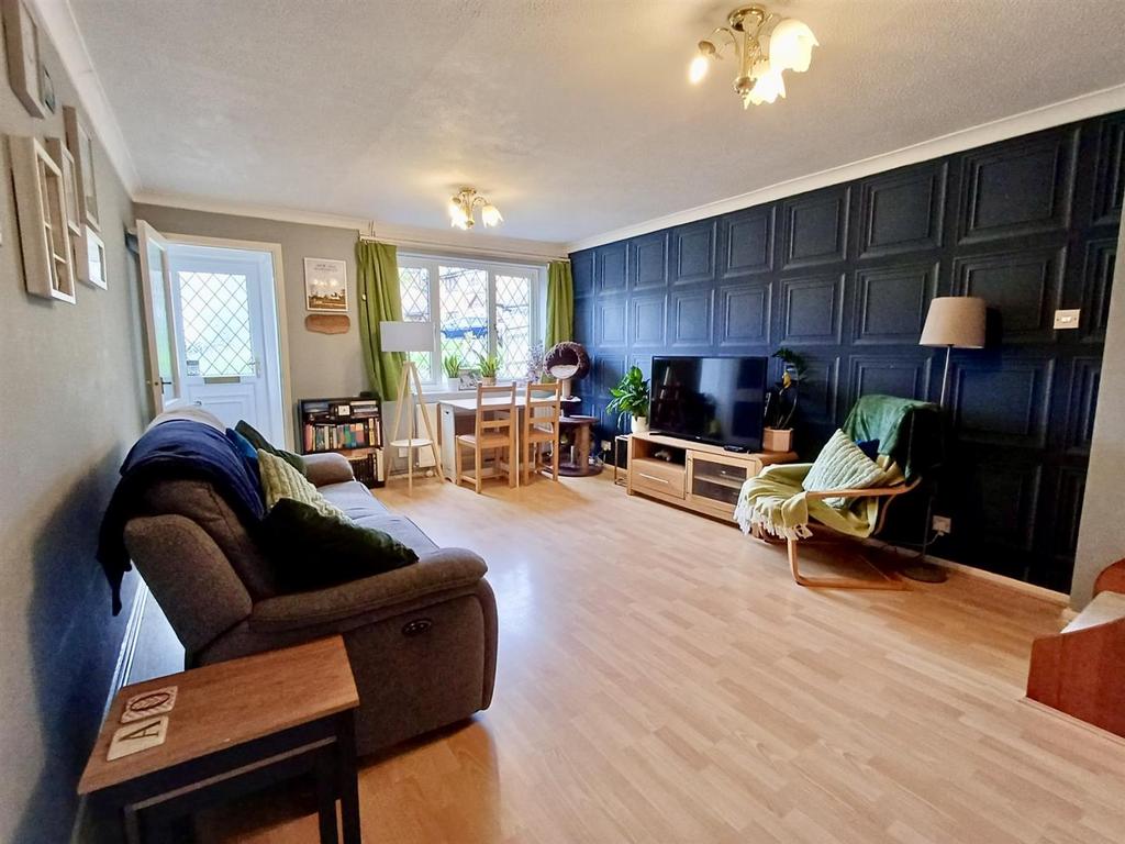 Liunge / Dining Room