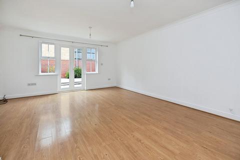 3 bedroom semi-detached house for sale, Gravelly Field, Ashford, TN23 5