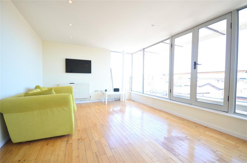 Kitchen/Lounge