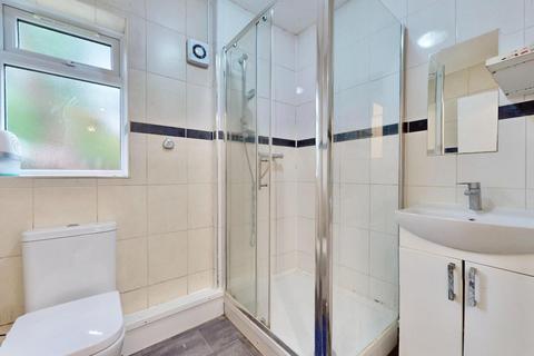 2 bedroom flat for sale, Bexley Gardens, Chadwell Heath
