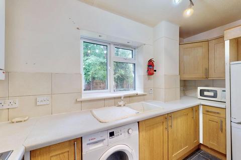 2 bedroom flat for sale, Bexley Gardens, Chadwell Heath