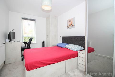 2 bedroom flat for sale, Bevan House, Tom Lake Way