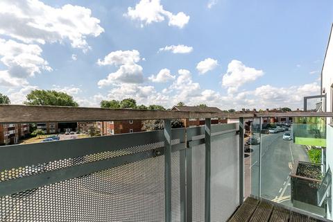 10 Baywillow Avenue, Carshalton, SM5 2AX