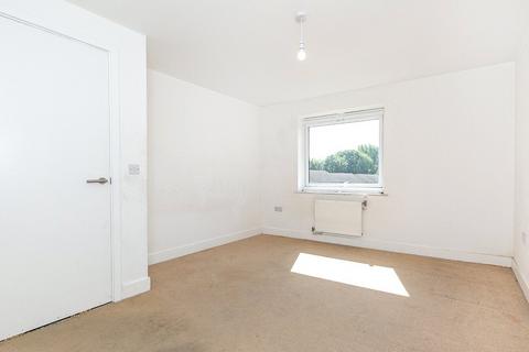 10 Baywillow Avenue, Carshalton, SM5 2AX