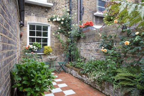 23a Sears Street, London, SE5 7JL