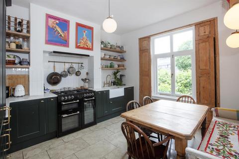 23a Sears Street, London, SE5 7JL
