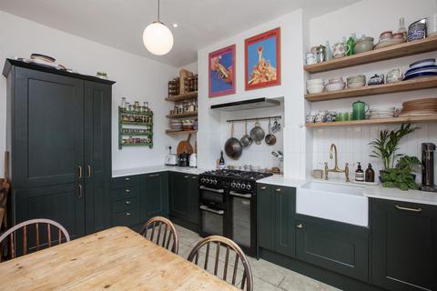 23a Sears Street, London, SE5 7JL