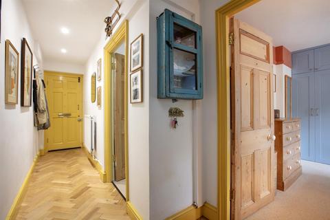 23a Sears Street, London, SE5 7JL