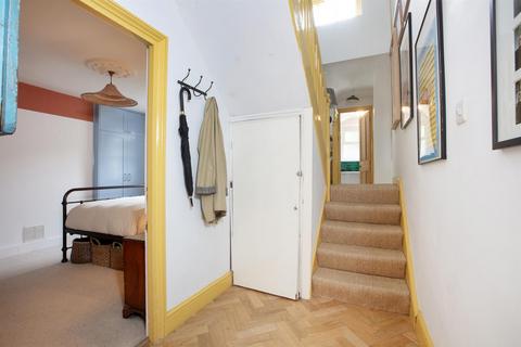 23a Sears Street, London, SE5 7JL