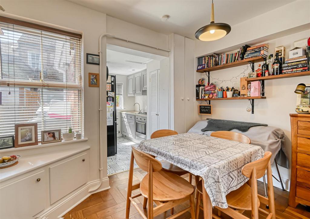 8 Cliff Road-09.jpg