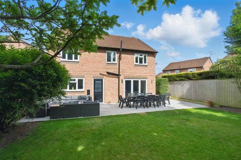 3 Dovecot Close, Wheldrake, York, YO19 6ND