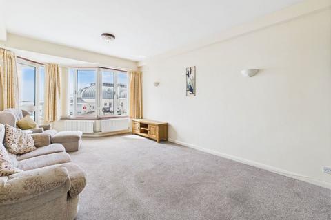 2 bedroom flat for sale, Seaspray, Marine Parade, Worthing, BN11 3PU