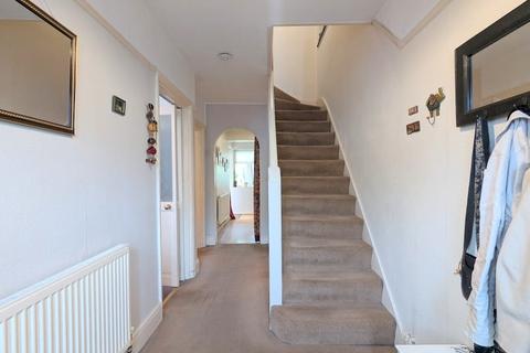 18 Warfield Road, Feltham, TW14 8AD