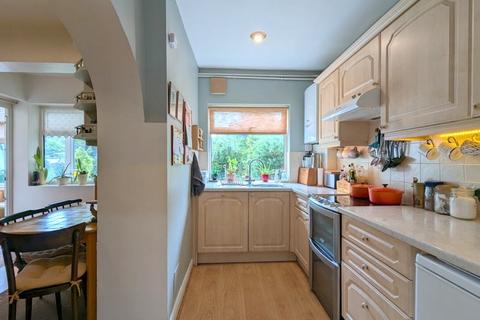 18 Warfield Road, Feltham, TW14 8AD
