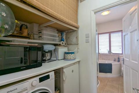 18 Warfield Road, Feltham, TW14 8AD
