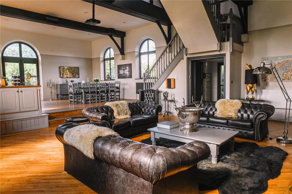 Kitchen/Living Area