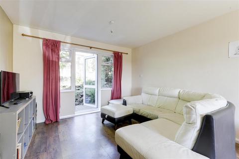 3 bedroom semi-detached house for sale, Henley Rise, Sherwood NG5