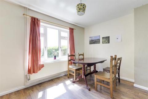 3 bedroom semi-detached house for sale, Henley Rise, Sherwood NG5