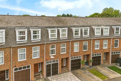 14 Batterdale, Hatfield, AL9 5JF