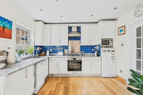 14 Batterdale, Hatfield, AL9 5JF