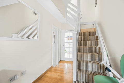 14 Batterdale, Hatfield, AL9 5JF