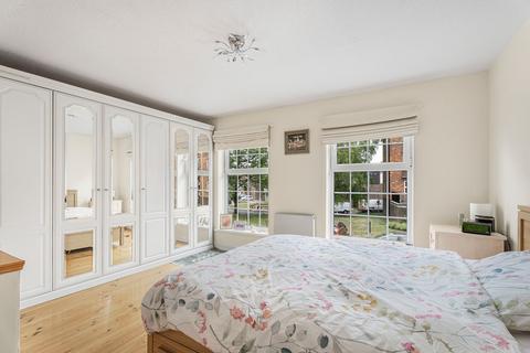 14 Batterdale, Hatfield, AL9 5JF