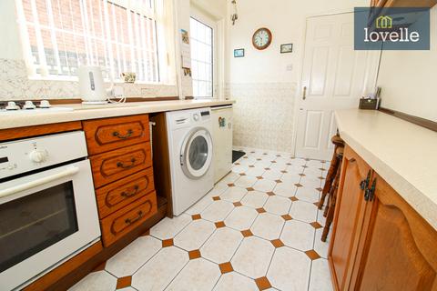 3 bedroom semi-detached house for sale, Cartledge Avenue, Grimsby DN32