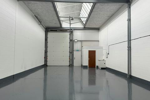 Warehouse to rent, Elizabeth Way Harlow CM19 5TL