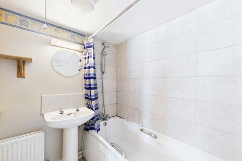 1 bedroom barn conversion for sale, Duttons Courtyard, Cheyne Lane, Bampton, Oxfordshire, OX18