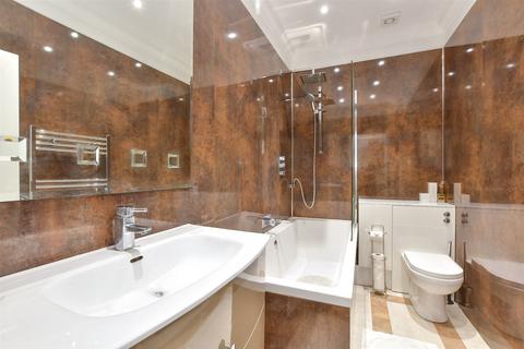 Flat B, Manor House Ramsgate Road, Sarre, Birchington, CT7 0LE