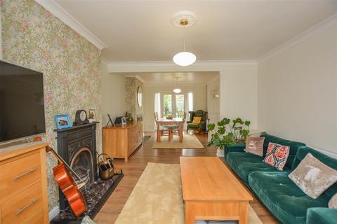 54 Boxmoor Road, Romford, RM5 2SJ