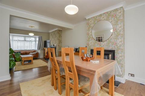 54 Boxmoor Road, Romford, RM5 2SJ