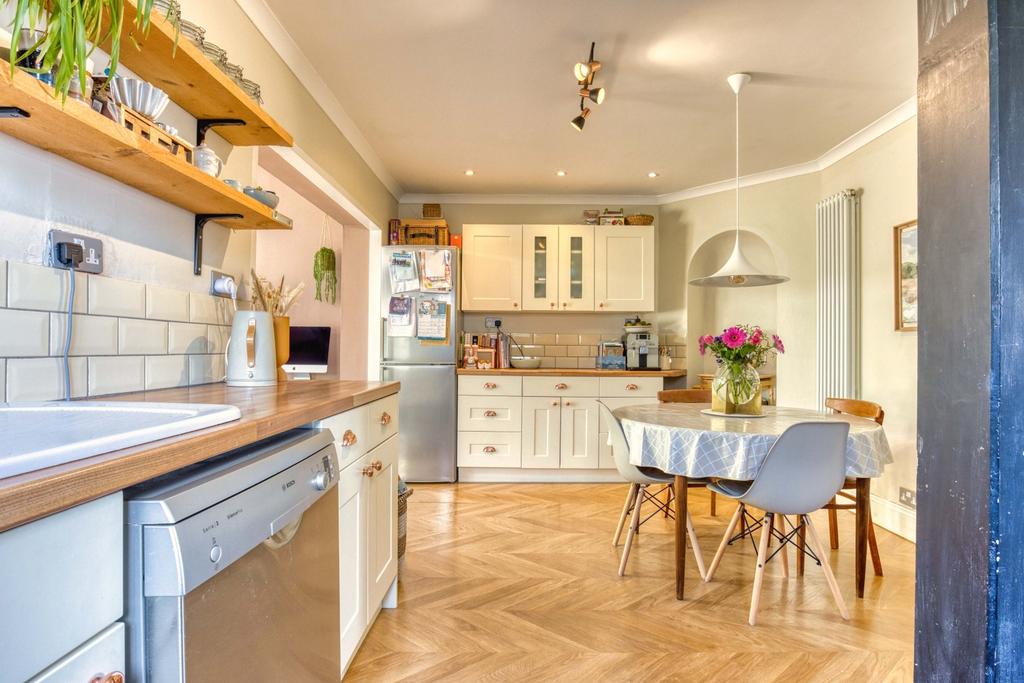 Ewemove Taunton - Pyrland Ave (1)