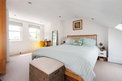 84 May Road, Twickenham, TW2 6RL