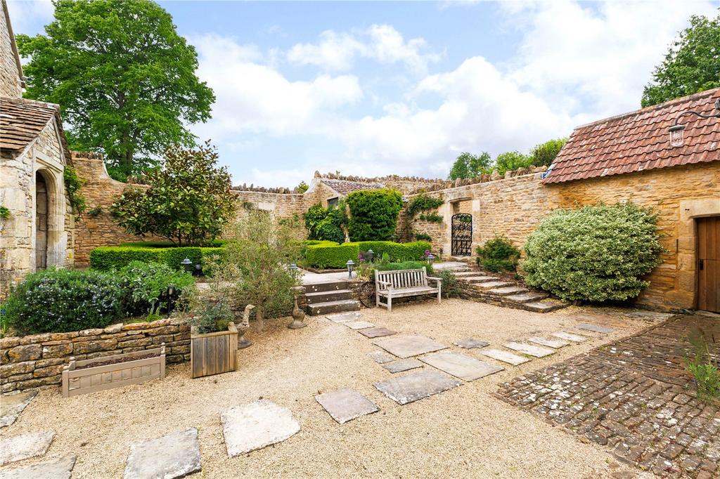 Rear Courtyard