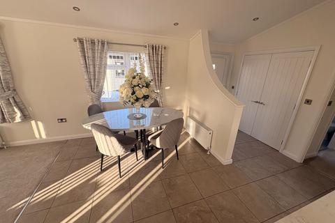 2 bedroom park home for sale, Tewkesbury, Gloucestershire, GL19