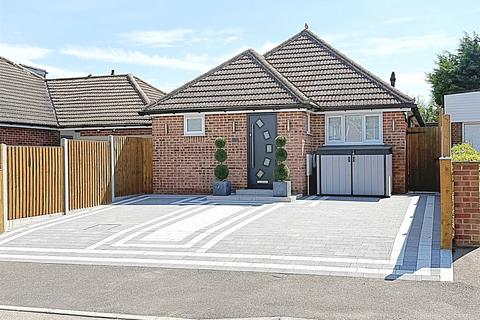2 bedroom bungalow for sale, Springfield Road, Larkfield, Aylesford