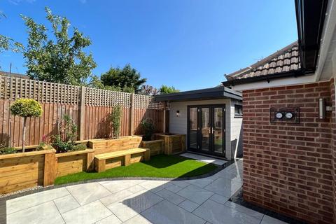 2 bedroom bungalow for sale, Springfield Road, Larkfield, Aylesford