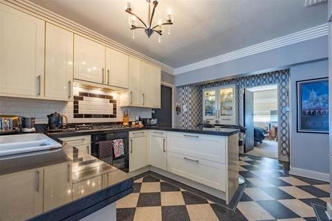 3 bedroom apartment for sale, ARGYLL HOUSE, SEAFORTH ROAD, Westcliff-On-Sea