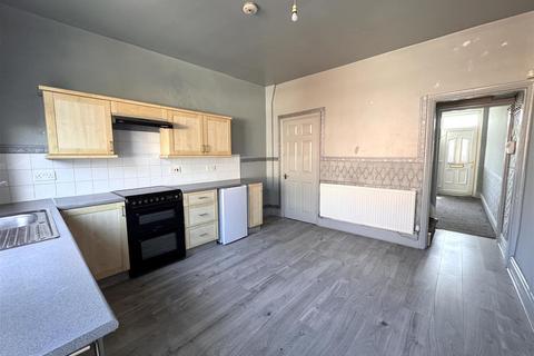 2 bedroom terraced house to rent, Cemetery Road, Barnsley
