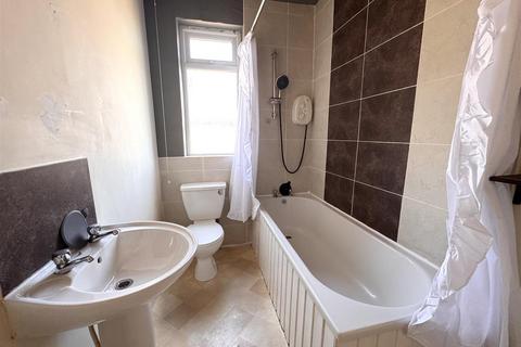 2 bedroom terraced house to rent, Cemetery Road, Barnsley