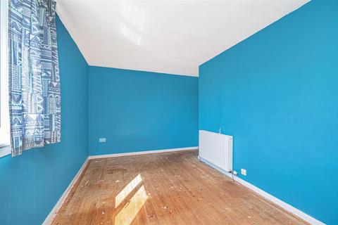 112 Forker Avenue, Rosyth, Dunfermline, KY11 2UG