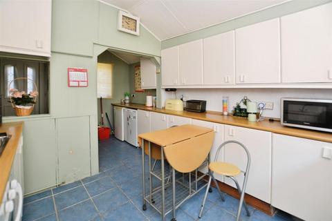undefined, Queen Street, Winterton