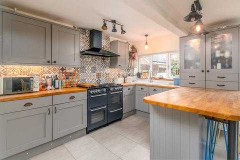 62 Arden Road, Henley-in-arden, B95 5LH