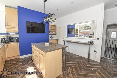 242 Denton Lane, Chadderton, Oldham, OL9 8PE