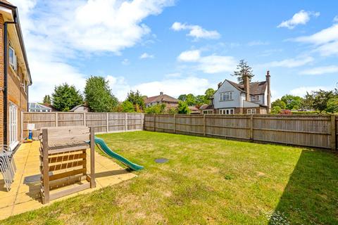 7 Beehive Way, Reigate, RH2 8DY